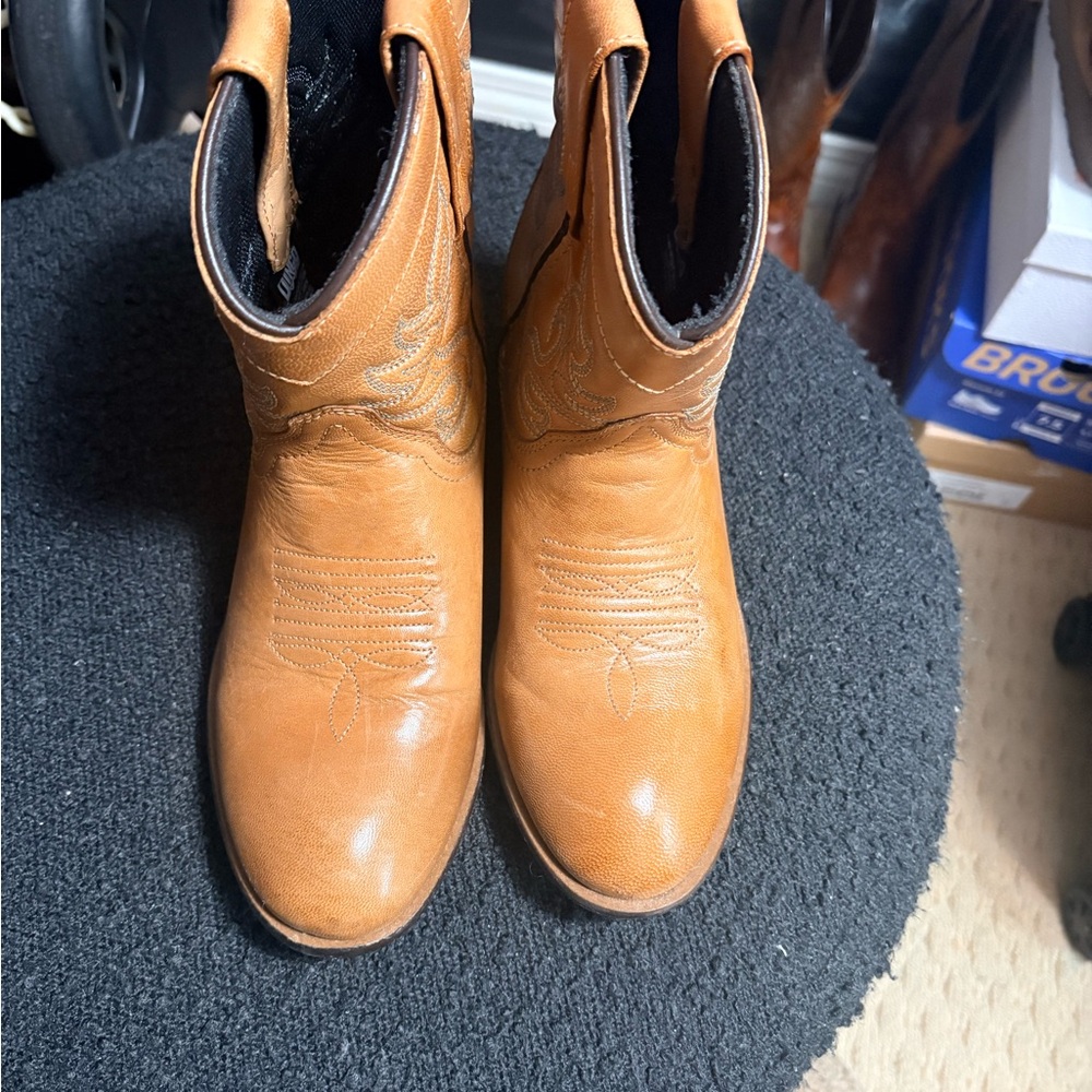 Dingo ankle booties